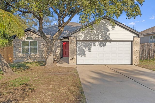 $319,500 | 1808 Twisted Oak Drive | Mason Creek