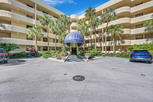 $299,900 | 1850 Homewood Boulevard, Unit 514 | Delray Beach