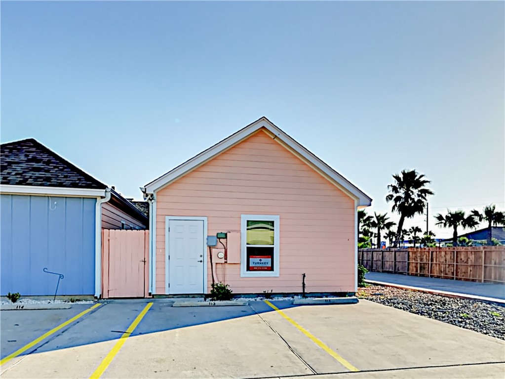 a front view of house with yard