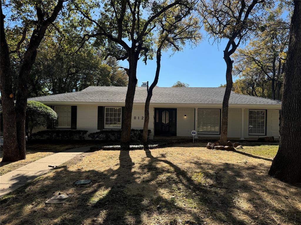 a front view of house with yard