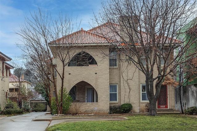 $995,000 | 3252 South University Drive | Bluebonnet Hills