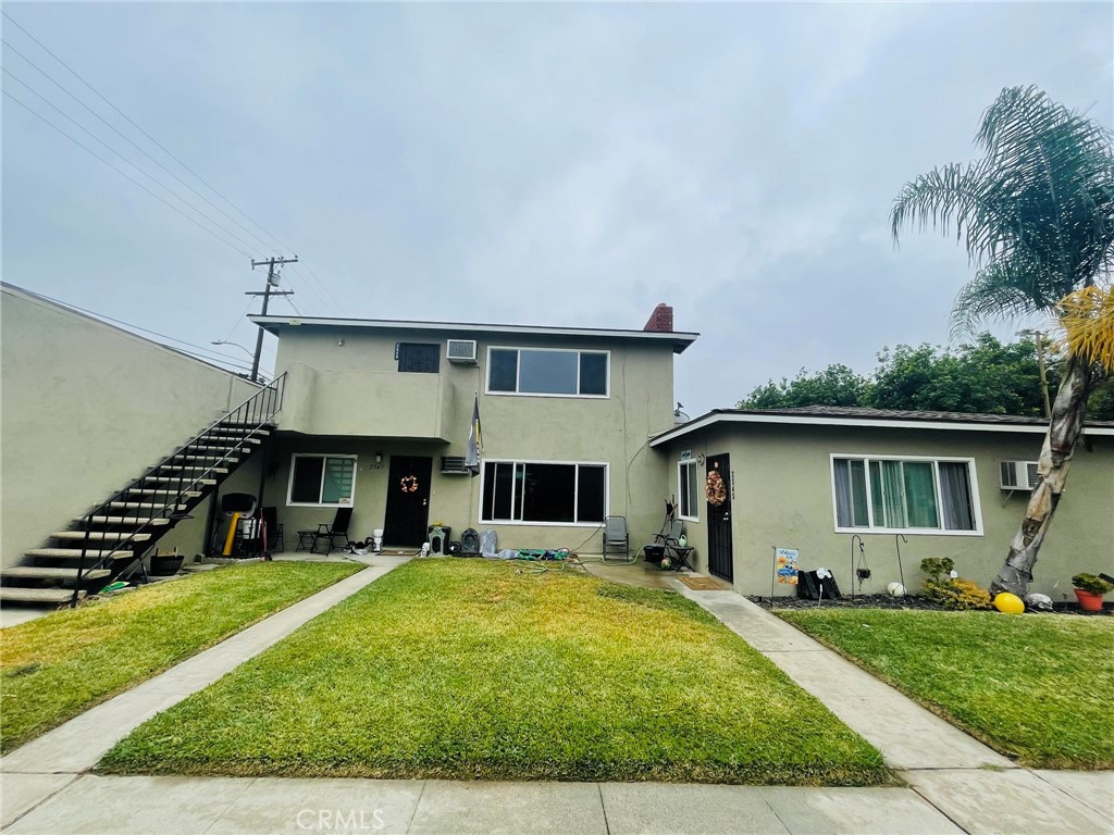 front view of house with a yard