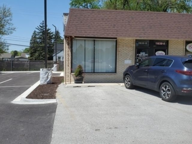 $149,999 | 11638 South Pulaski Road, Unit B | Alsip Village