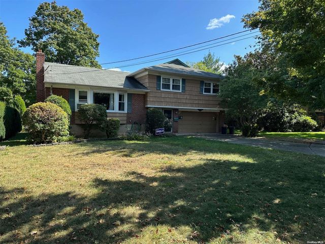 $869,000 | 461 Susan Court | West Hempstead