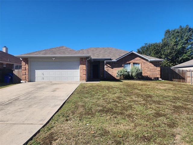 $1,900 | 765 Hunter Court | Azle