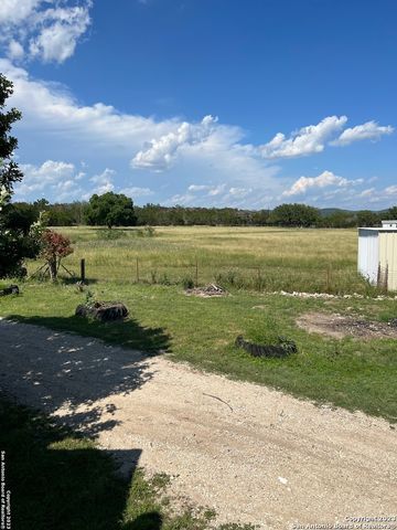 $1,500 | 561 River Trail Road | Medina River Ranch