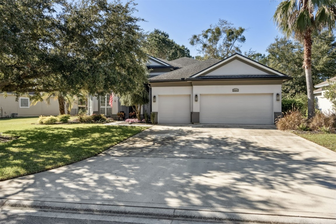 a front view of house with yard