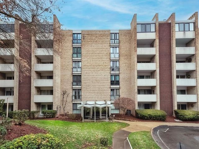 $159,900 | 53 Highland Road, Unit P606 | Bethel Park