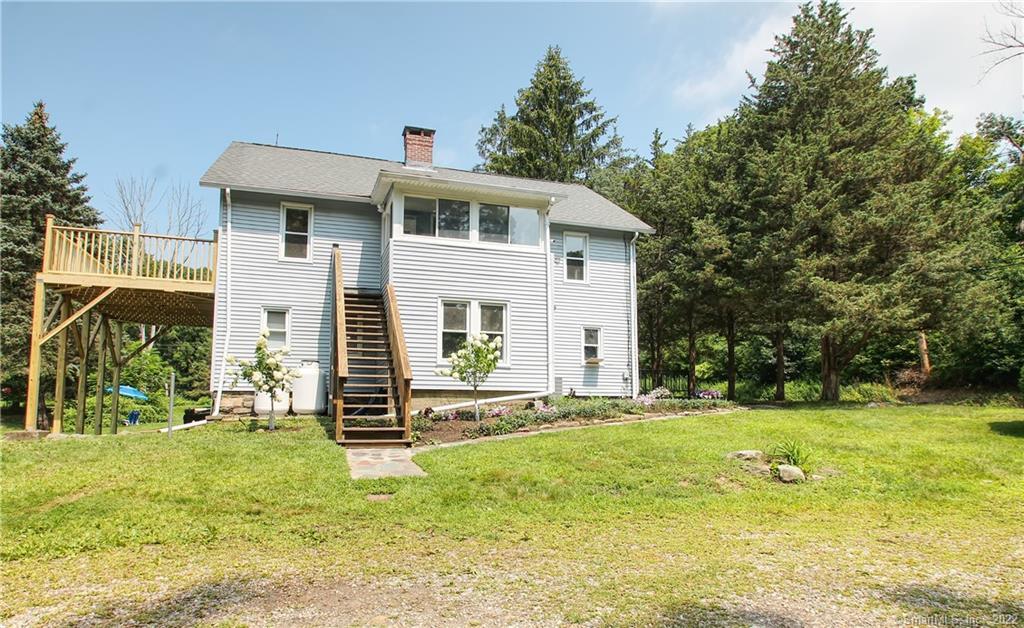 a front view of house with yard