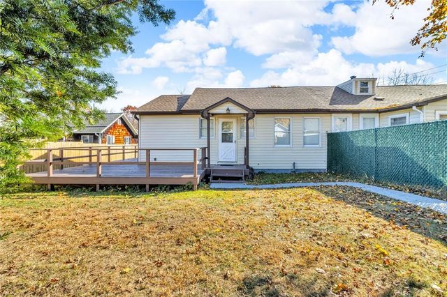 $2,200 | 332 Sylvan Lake Road | Sylvan Lake