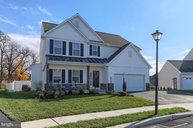 $529,900 | 627 Fieldstone Drive | South Annville Township - Lebanon County