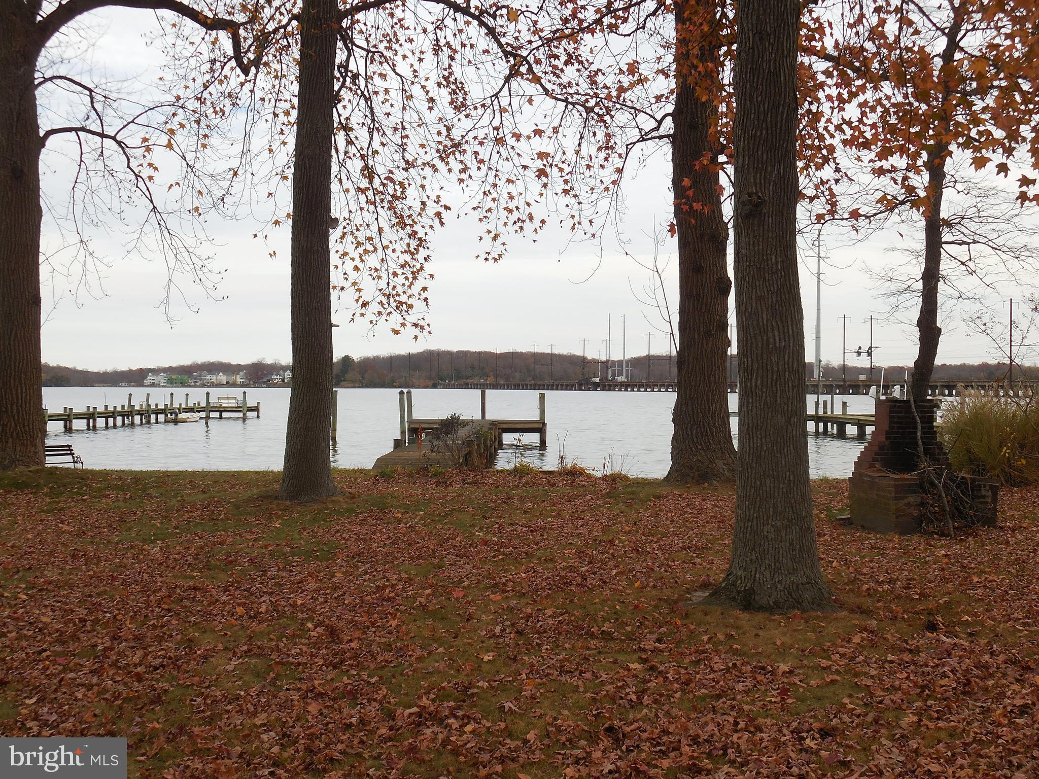 Picture your boat at the end of that pier