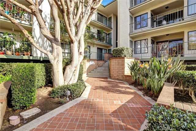 $599,000 | 4214 Apricot Drive, Unit 4214 | Orangetree