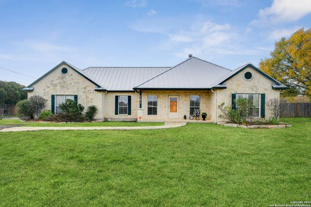 $615,000 | 101 Creekside Terrace | Boerne