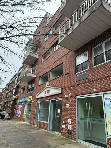 $495,000 | 71-33 162nd Street, Unit 2A | Pomonok