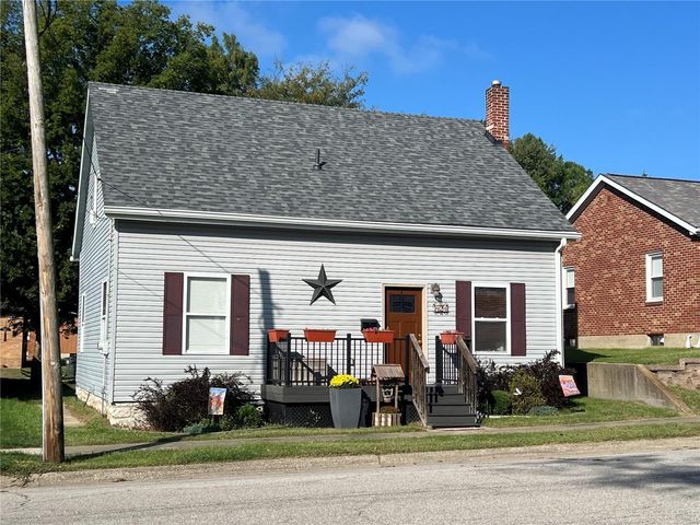 $240,000 | 421 South Main Street | Waterloo