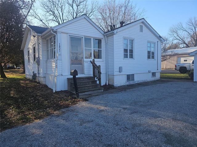 $84,500 | 1821 East A Street | Belleville