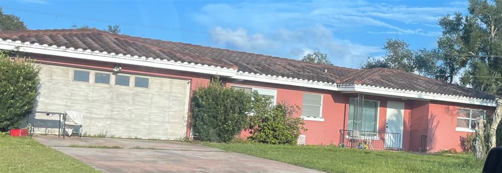 a front view of house with yard