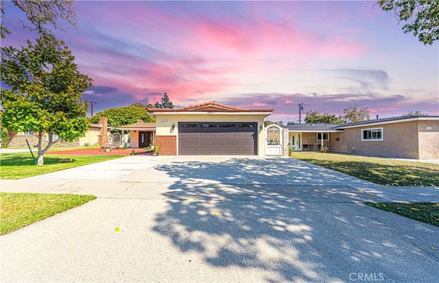 $995,000 | 813 North Mantle Lane | Cabrillo Park