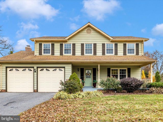 $730,000 | 7094 Autumn Leaf Lane | Clover Hill