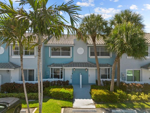 $699,000 | 930 Jeffery Street | Northeast Boca Raton