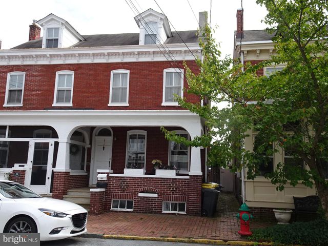 $1,850 | 41 West 5th Street, Unit B | New Castle Historic District