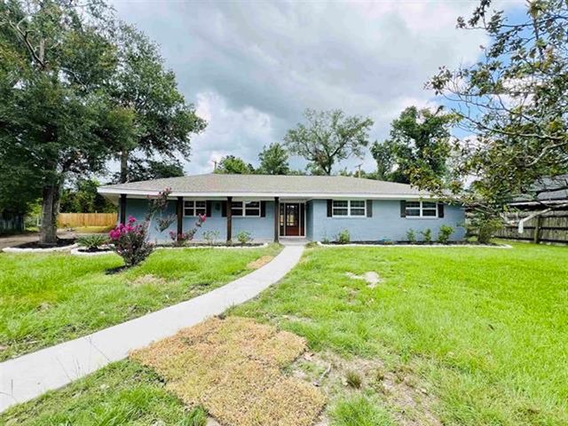 $235,000 | 20 Knotty Pine | Orange