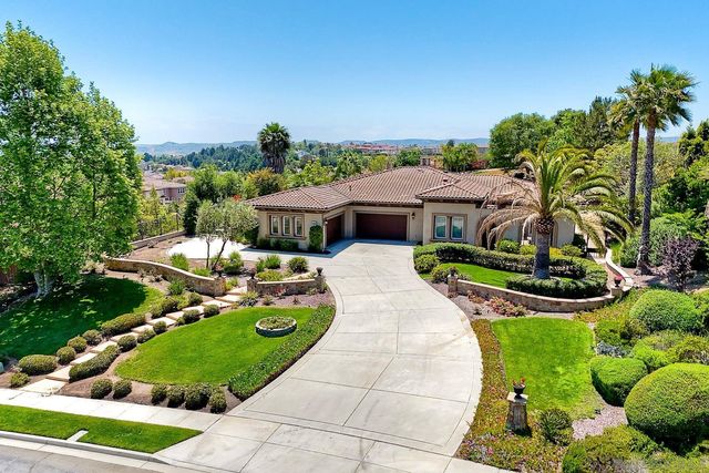 $2,085,000 | 1105 Conure Court | North Valley