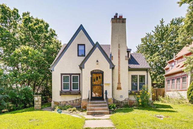 $399,000 | 3807 Hubbard Avenue North | Robbinsdale