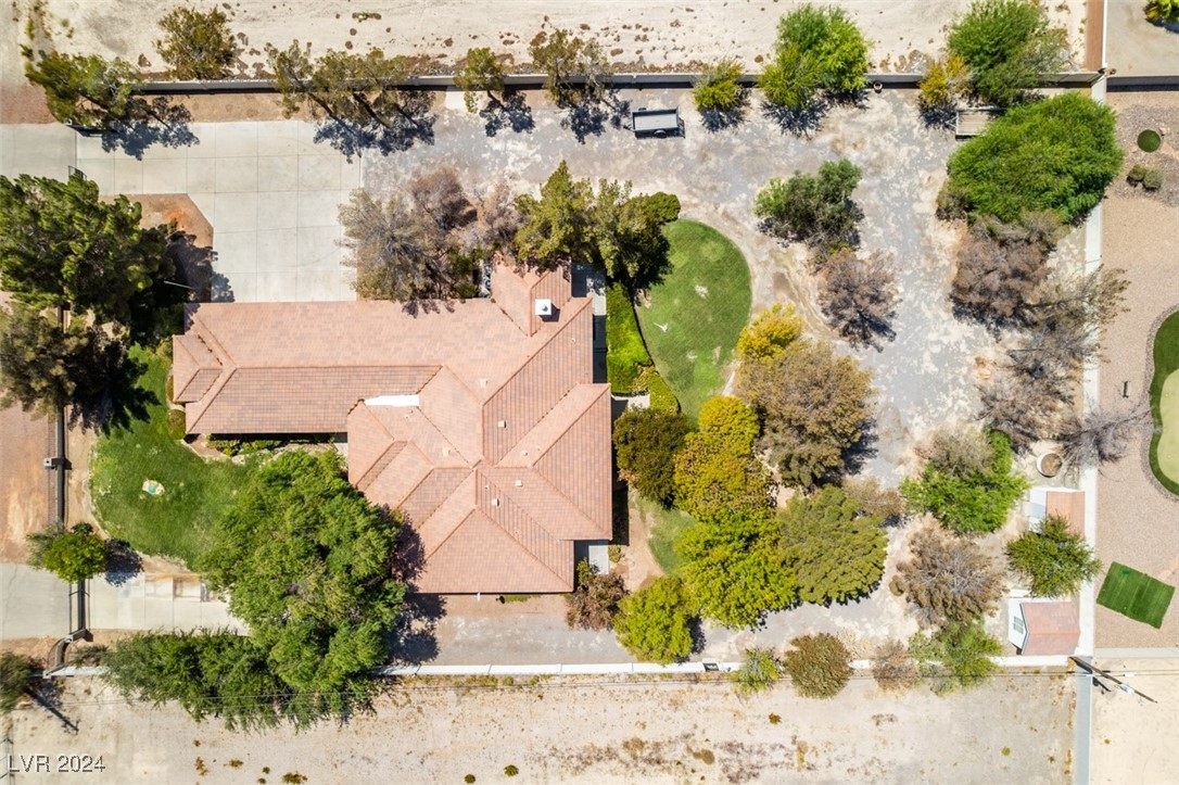 Custom Home in Las Vegas, NEVADA on over an acre!