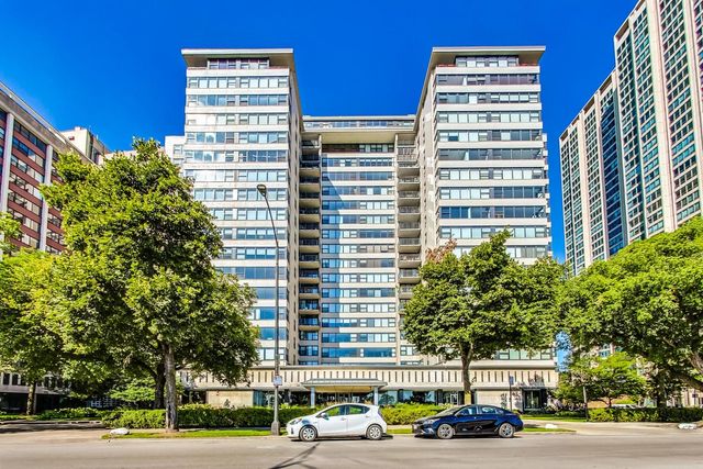 $315,000 | 3430 North Lake Shore Drive, Unit 12P | Lake View East