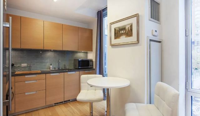 $3,750 | 310 West 52nd Street, Unit 4E | Hell's Kitchen