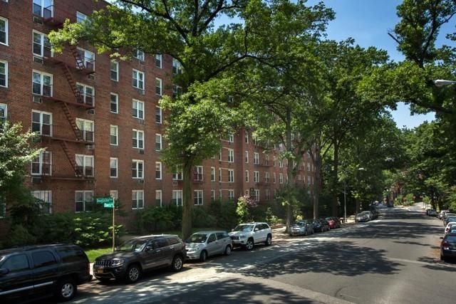 $2,225 | 43-60 Douglaston Parkway, Unit 107 | Douglaston