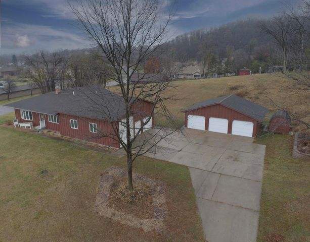 $385,000 | 1732 Pioneer Road | Red Wing