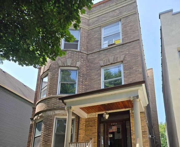 $2,300 | 4856 North Magnolia Avenue, Unit 2 | Uptown Chicago