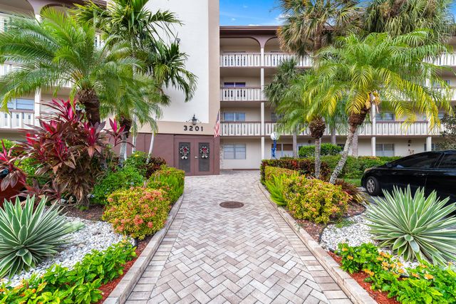 $239,900 | 3201 Portofino Point, Unit D2 | Wynmoor