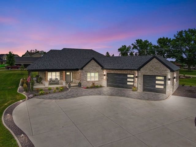 $649,900 | 318 Falcon Ridge Drive | Le Roy