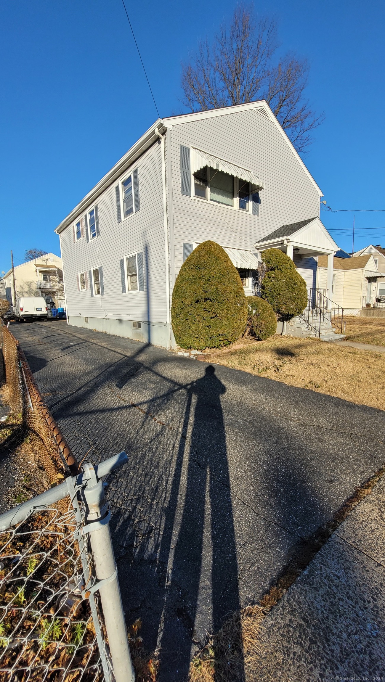 a view of a back yard of the house