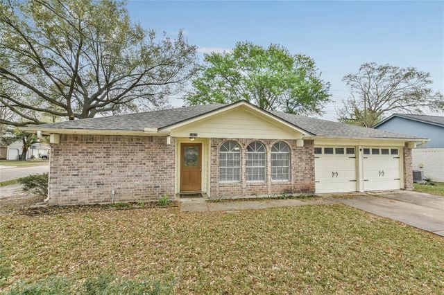 $1,800 | 13618 Piney Oaks Drive | Oak Cliff Place