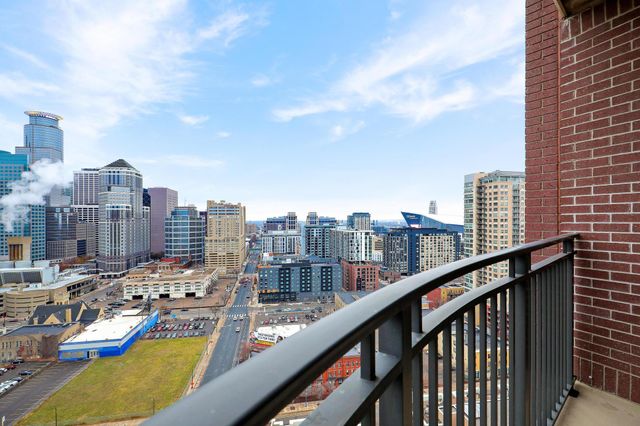 $350,000 | 500 East Grant Street, Unit 2004 | Grant Park