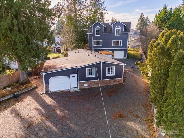 $565,000 | 4931 North Vista Drive East | Bonney Lake