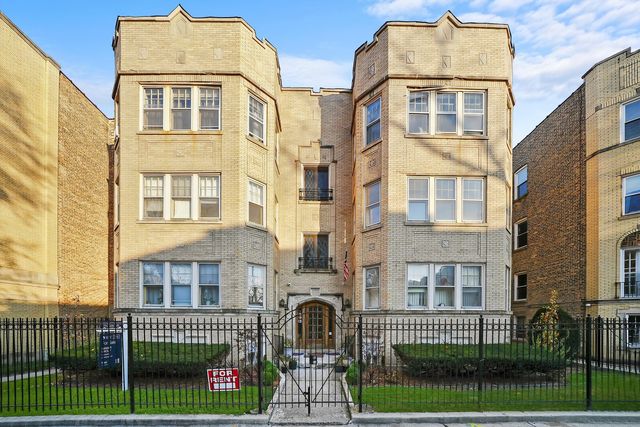 $2,400 | 6231 North Francisco Avenue, Unit 2S | West Rogers Park