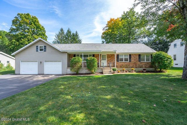 $799,000 | 8 Lakewood Drive | Saratoga Springs