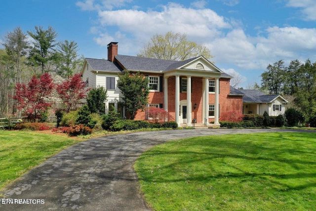 $1,595,000 | 1800 Wilkinson Pike | Maryville