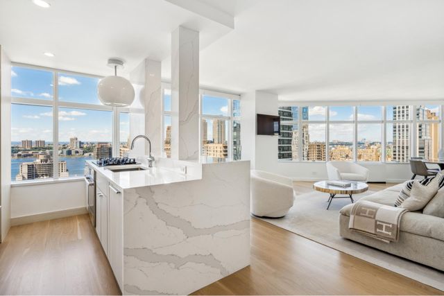 $2,450,000 | 160 West 66th Street, Unit 29B | Upper West Side