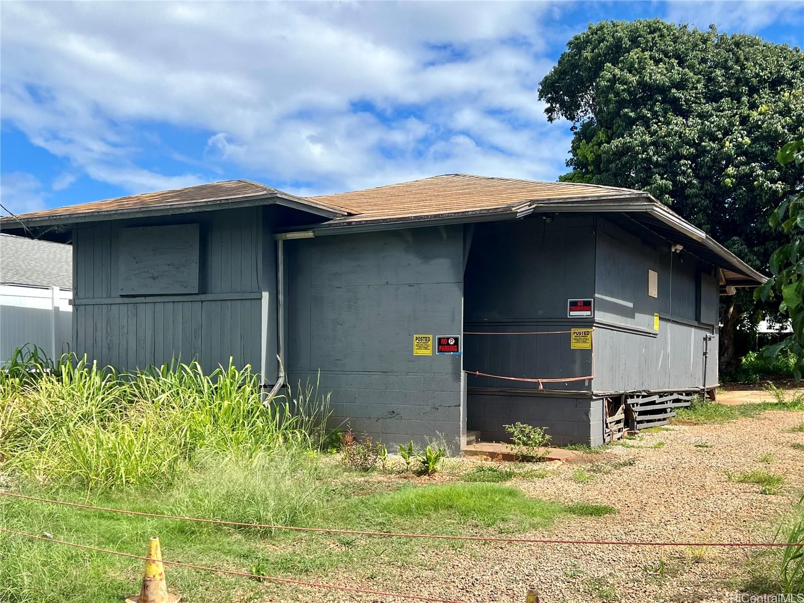 a front view of house with yard