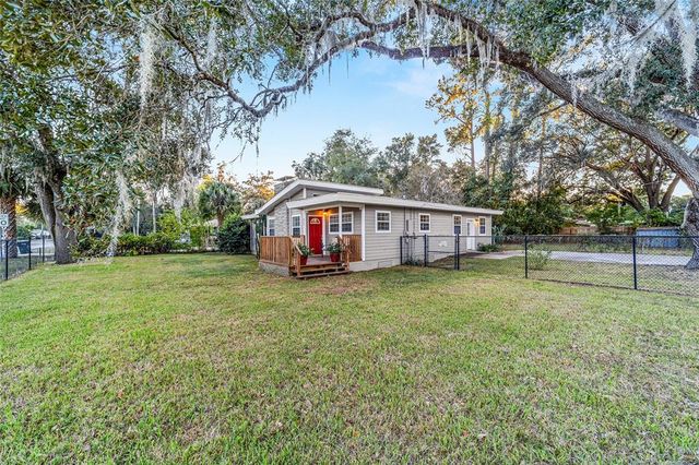 $319,900 | 208 Southeast 32nd Avenue | Ocala Highlands