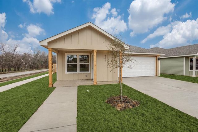 $265,500 | 201 Thomas Street | Terrell