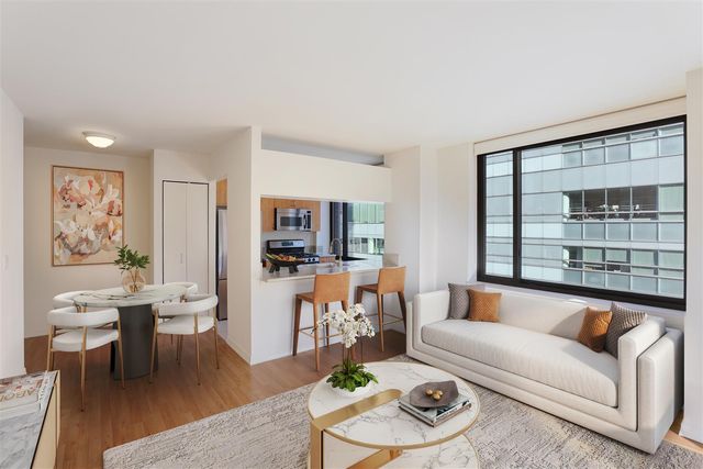 $5,063 | 400 West 55th Street, Unit 10G | Hell's Kitchen