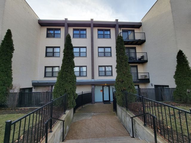 $2,150 | 1711 West Jarvis Avenue, Unit 101 | East Rogers Park